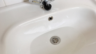 How to unclog a sink