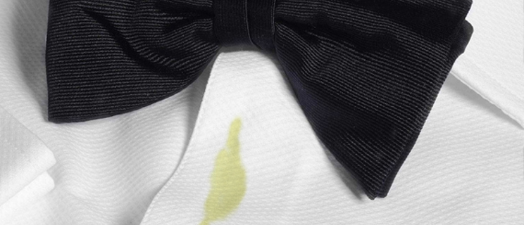 How to remove oil stains from clothing