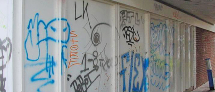 How to remove graffiti