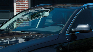 Laver les vitres de sa voiture