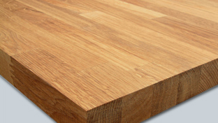 Houten tafel behandelen
