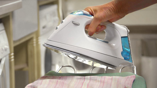 Bügeleisen reinigen