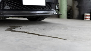 Nettoyer de l’huile sur un carrelage