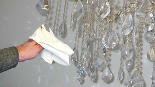 Kroonluchter schoonmaken