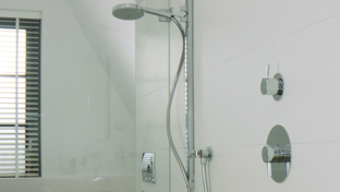 How to get rid of limescale in bathroom