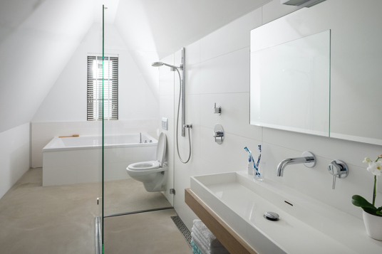 Sanitair schoonmaken: Effectieve oplossingen voor een sprankelend resultaat