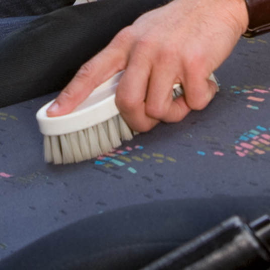 Autobekleding reinigen