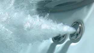 How to clean a jacuzzi bathtub