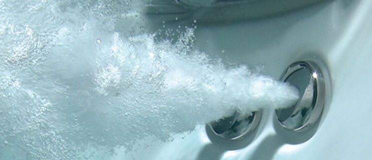 How to clean a jacuzzi bathtub