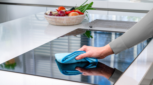 Choisissez le nettoyant pour cuisinière adapté à vos besoins