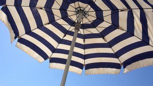 How to clean a garden parasol