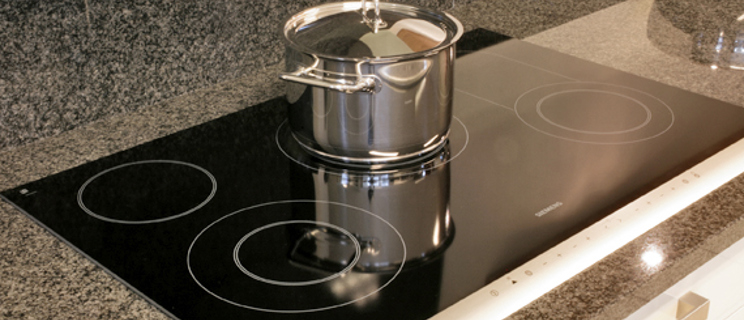 Conciërge Geladen Spoedig Keramische kookplaat schoonmaken? 3 tips voor een blinkend schone kookplaat
