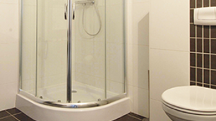 Shower cubicles/ baths